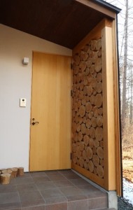 檜原木の袖壁